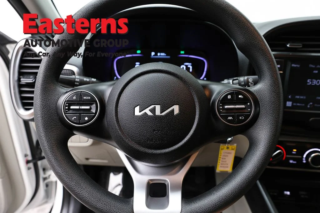Used 2025 White Kia LX image 10