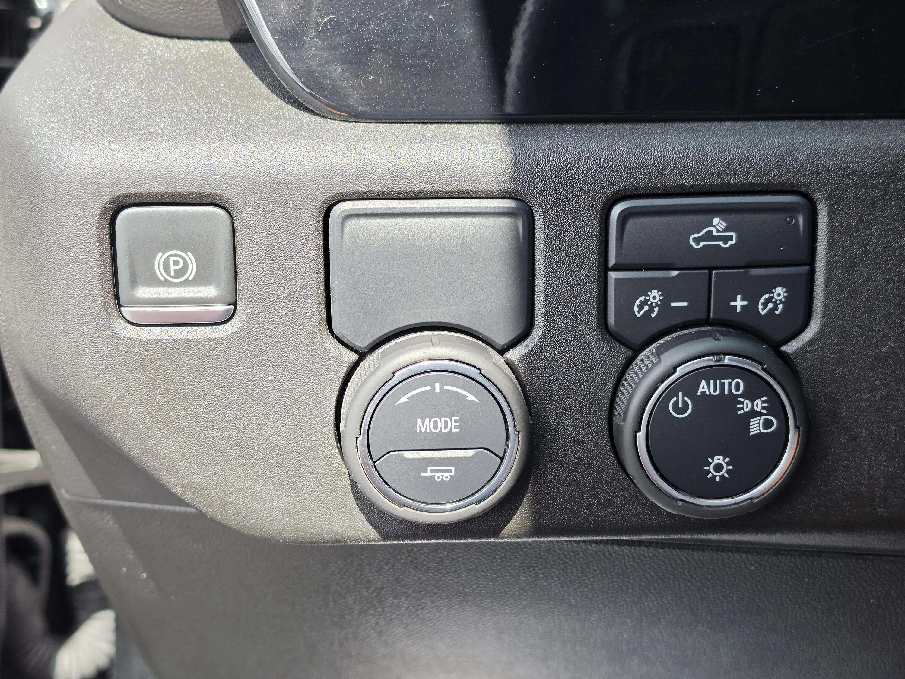 Used 2025 Black Chevrolet LT image 33
