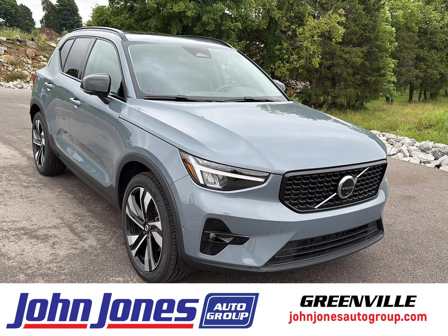 Used 2023 BLUE VOLVO  image 1