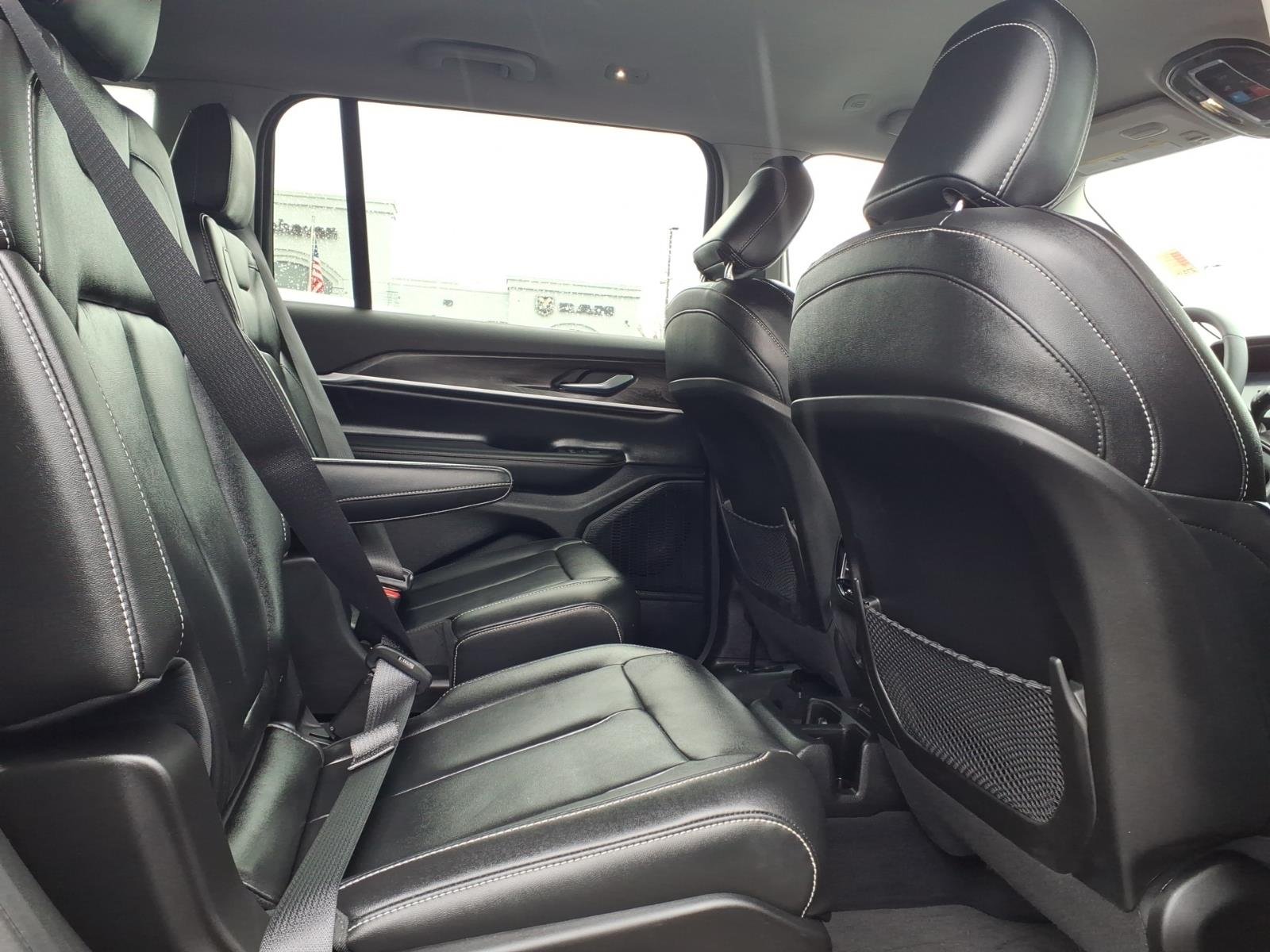 Used 2023 Silver Jeep Limited image 12