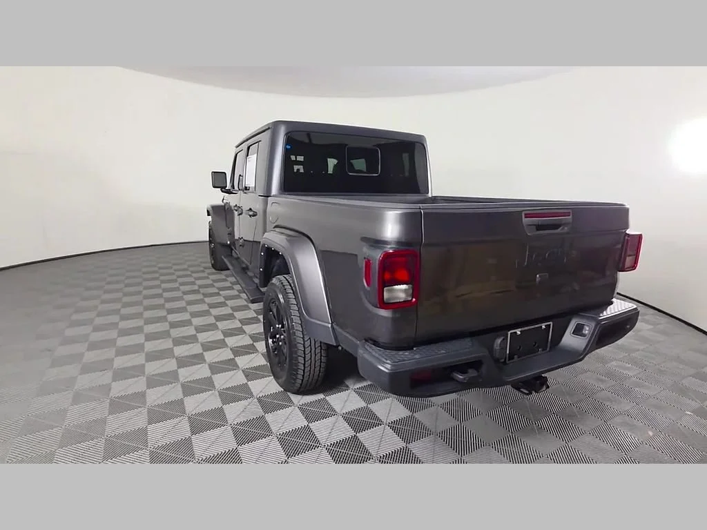 Used 2022 Granite Crystal Metallic Clearcoat Jeep Altitude image 43
