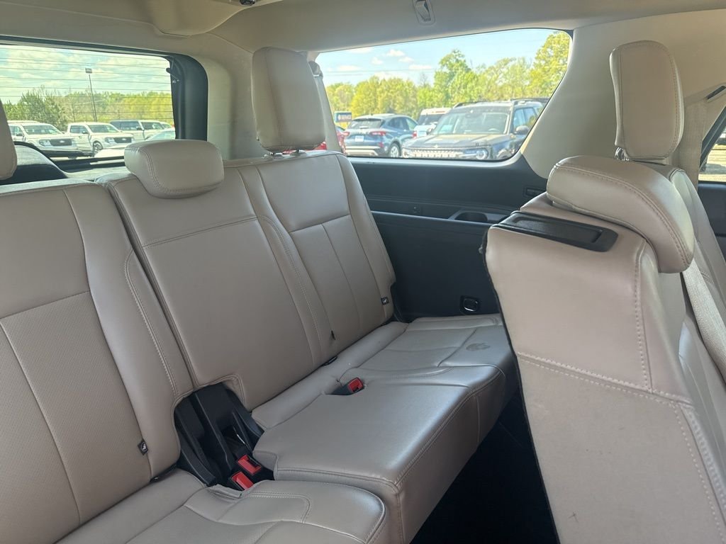 Used 2023 White Ford XLT image 13