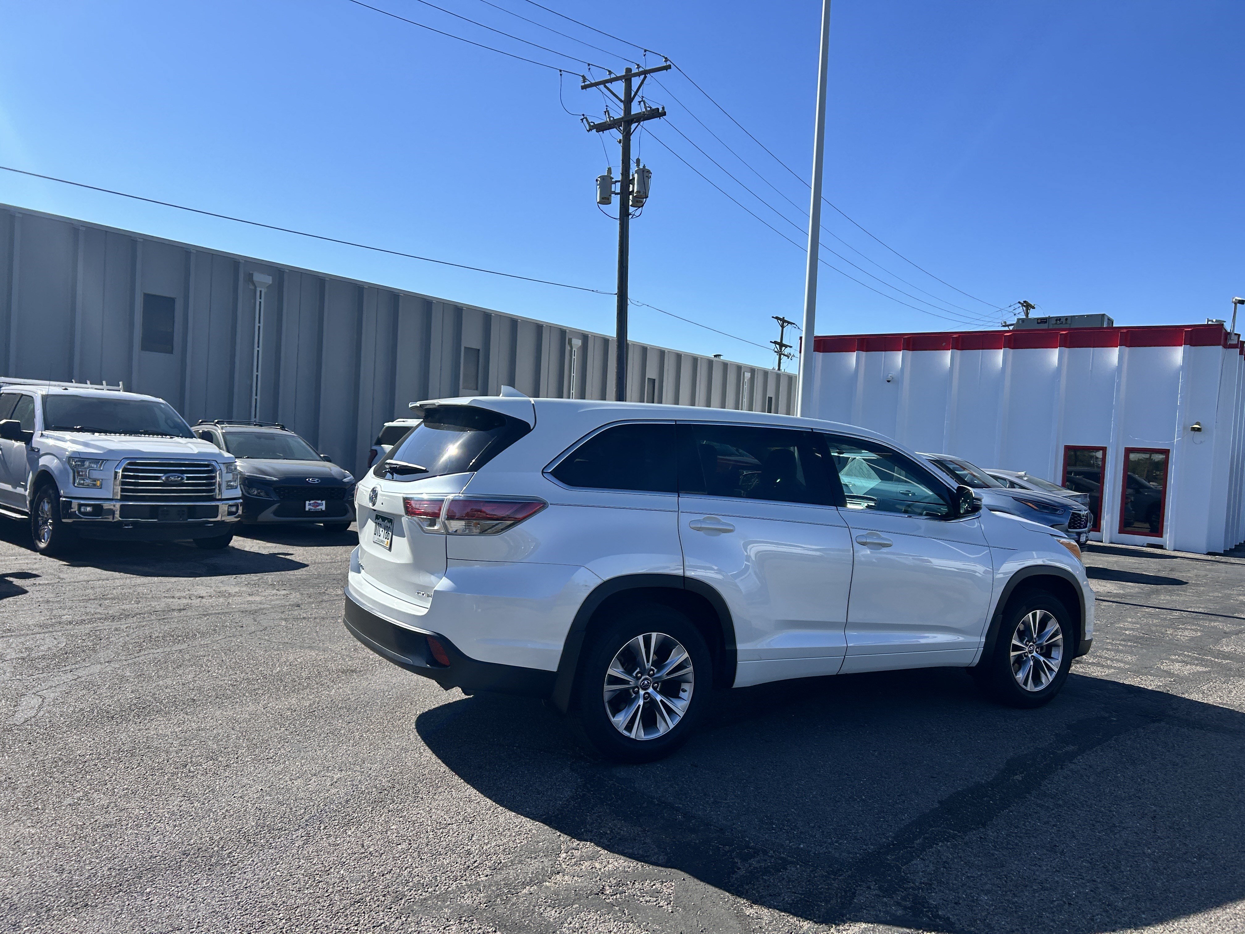 Used 2016 Blizzard Pearl Toyota LE image 5