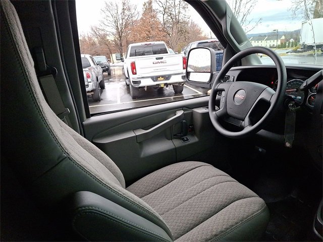 2025 GMC Savana Cargo Work Van - Photo 12