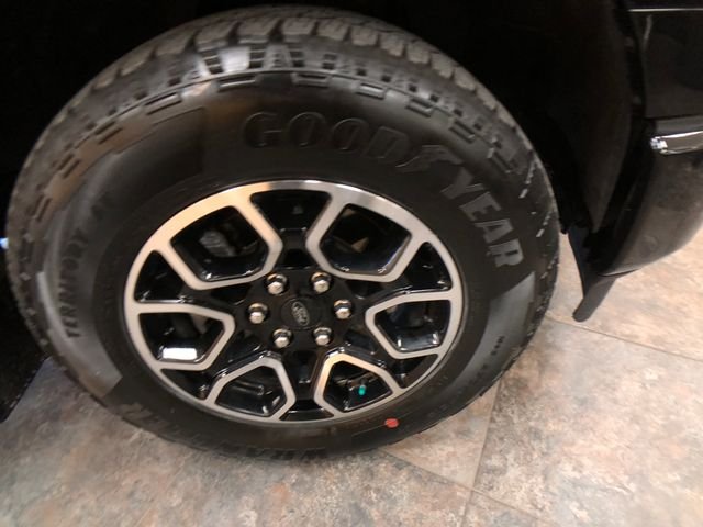 Used 2023 Black Metallic Ford XLT image 9