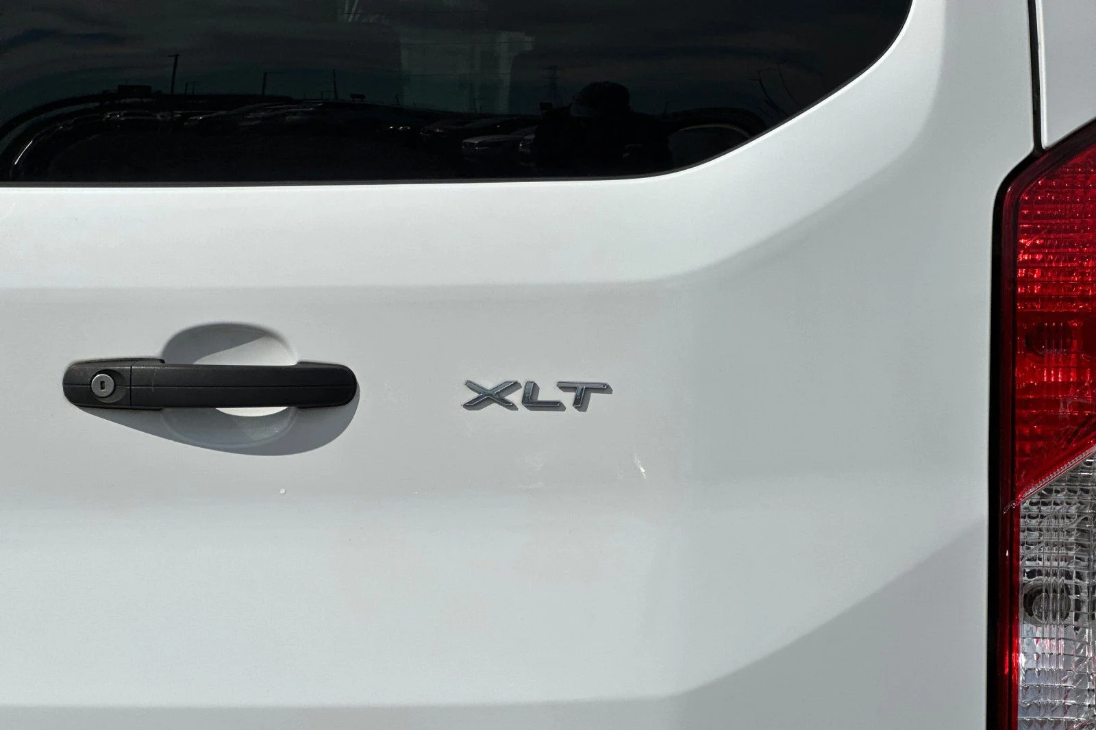 2023 Ford Transit Passenger Van XLT - Photo 32