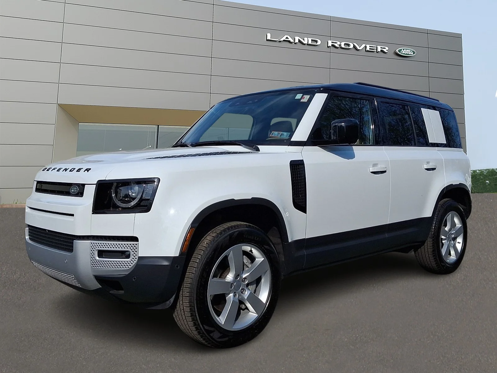 2025 Land Rover Defender 110 S P300's photo