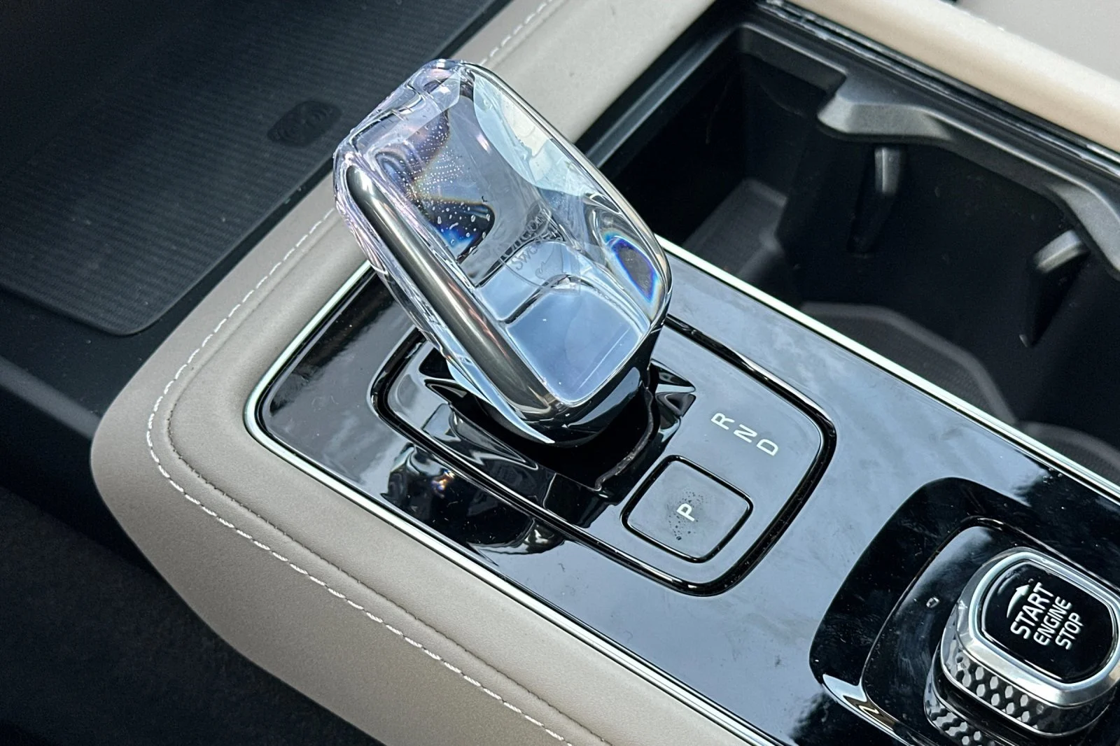 2026 Volvo XC90 Plus - Photo 20