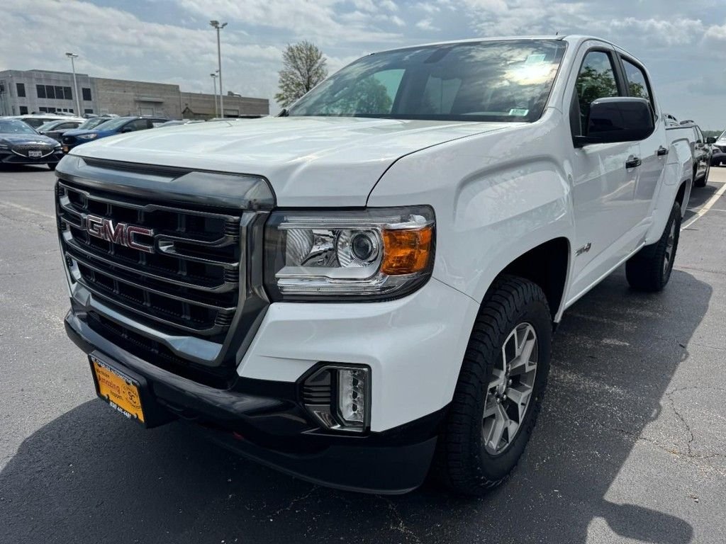 Used 2021 White GMC AT4 w/Cloth image 8