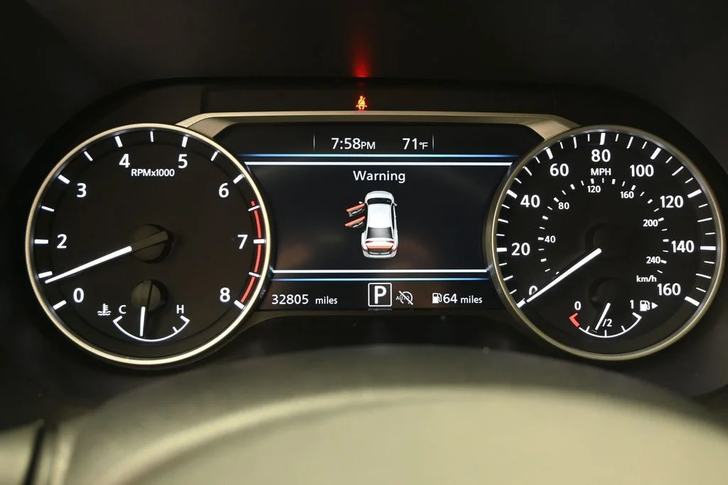 Used 2025 Gray Nissan SR image 23
