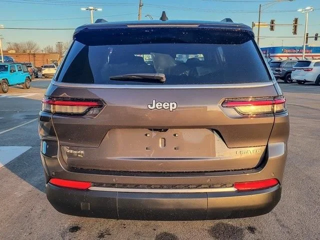 New 2026 Baltic Gray Metallic Clear-Coat Exterior Paint Jeep Limited image 5