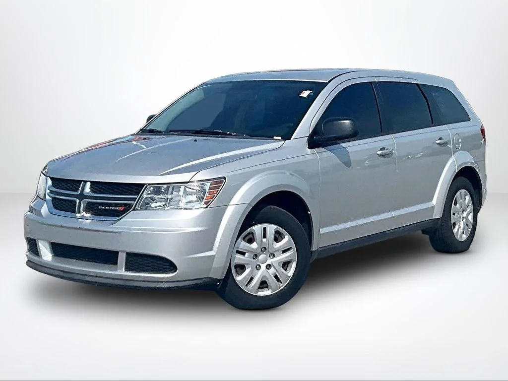 Used 2013 Silver Dodge SE image 2