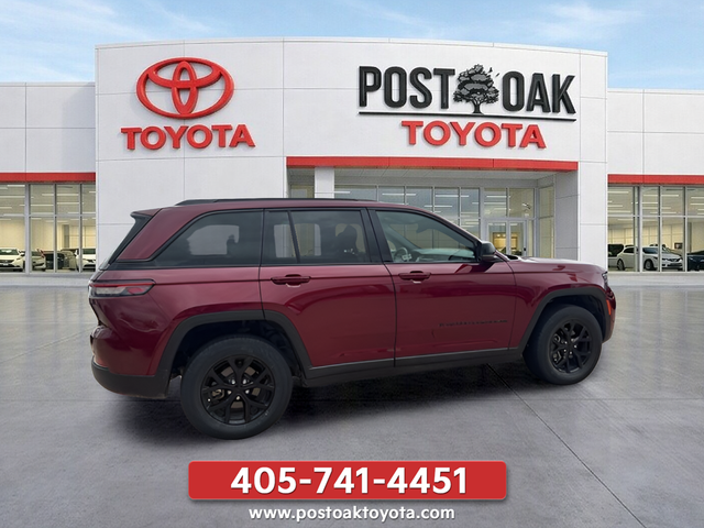 Used 2024 Red Jeep Altitude image 8