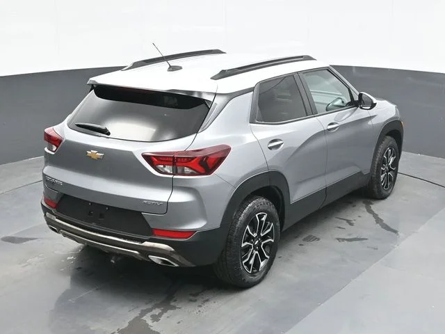 Used 2023 Gray Chevrolet ACTIV image 17