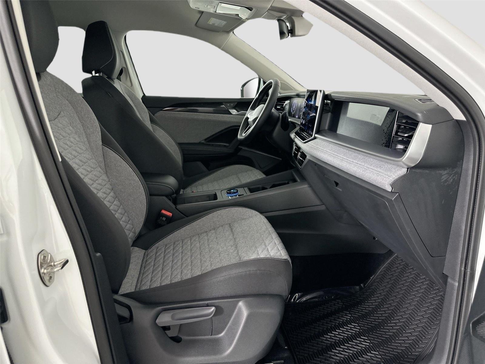 2025 Volkswagen Tiguan S - Photo 23