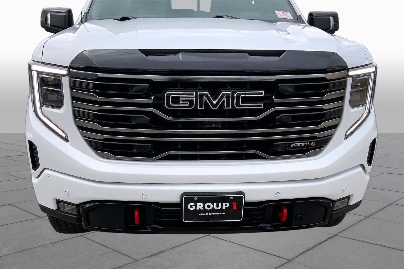 Used 2025 Summit White GMC AT4 image 30