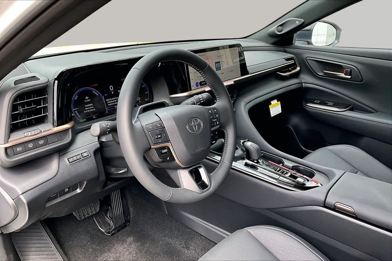 New 2026 Oxygen White Toyota Limited image 8