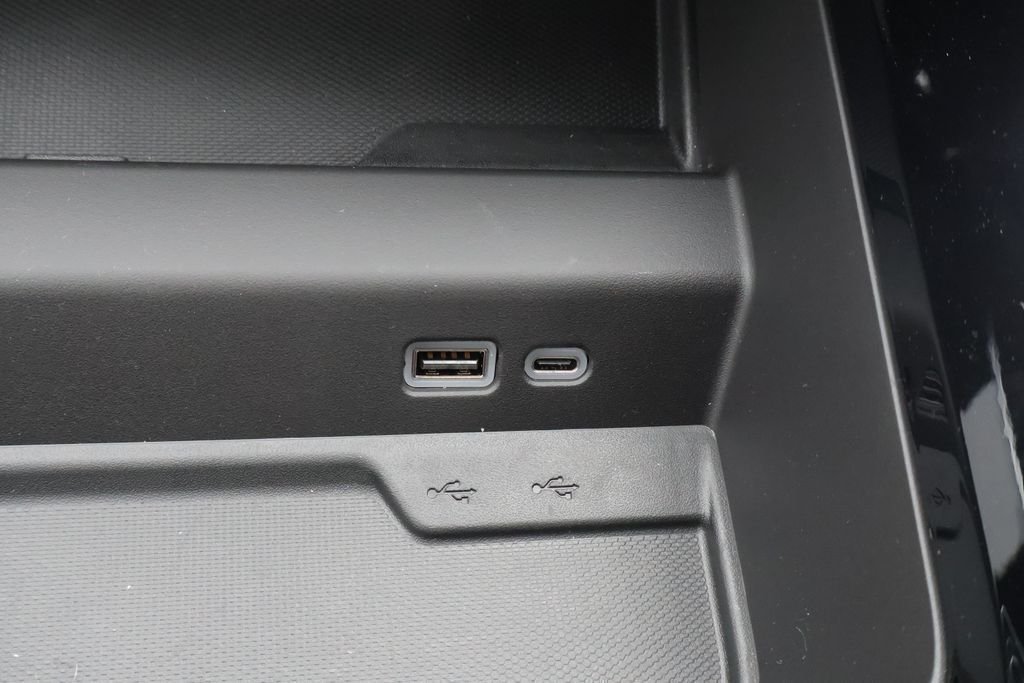 2026 Chevrolet Suburban LS - Photo 28