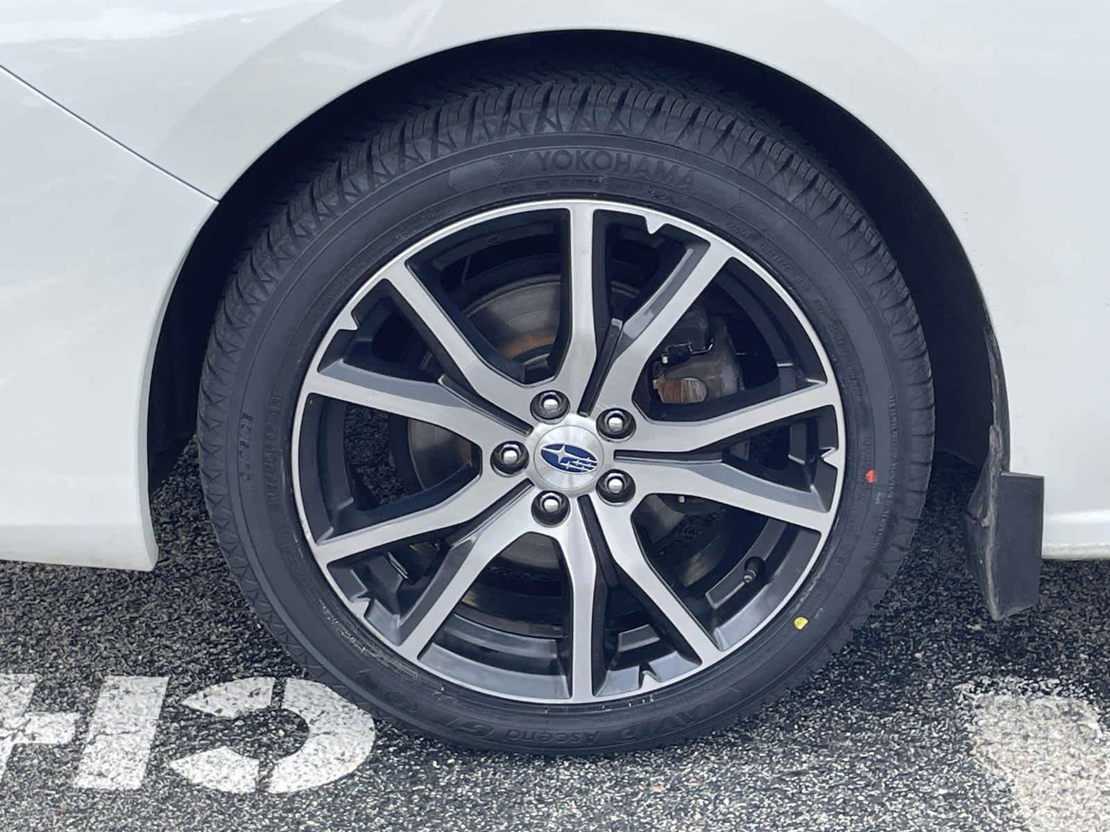 Used 2019  Subaru Limited image 19