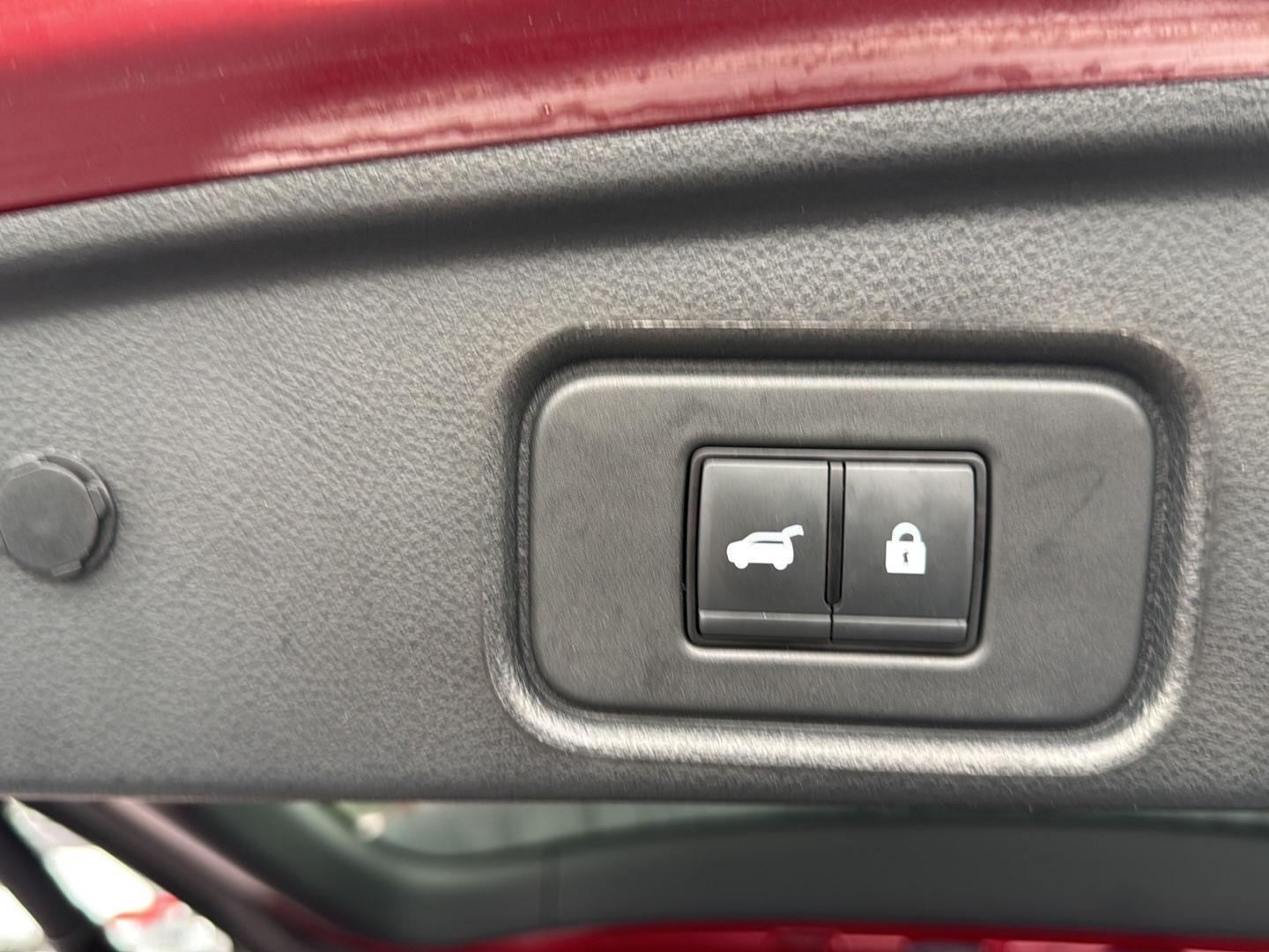 Used 2024 Scarlet Ember Nissan Platinum image 9