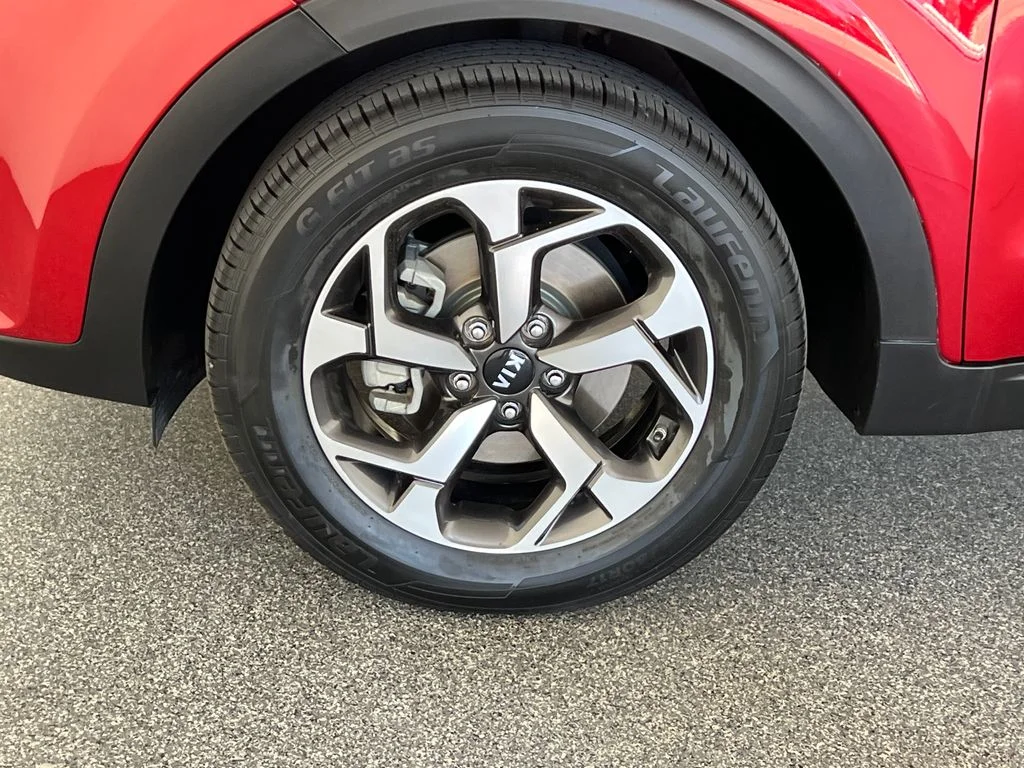Used 2020 Red Kia LX image 27