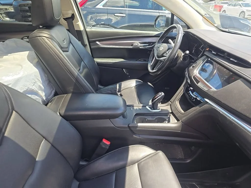 Used 2017 Gray Cadillac Luxury AWD image 10