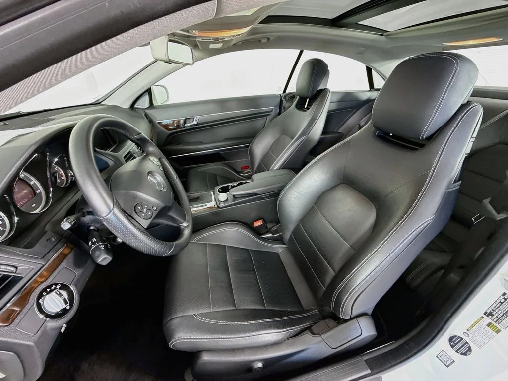 Used 2010  Mercedes-Benz E 350 image 5