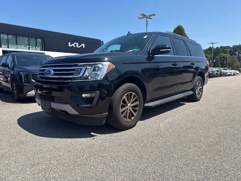 Used 2019 Black Ford XLT image 2