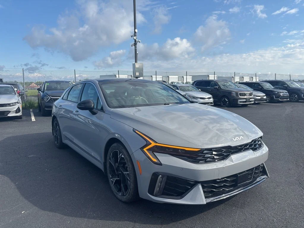 2025 Kia Optima GT-Line AWD's photo