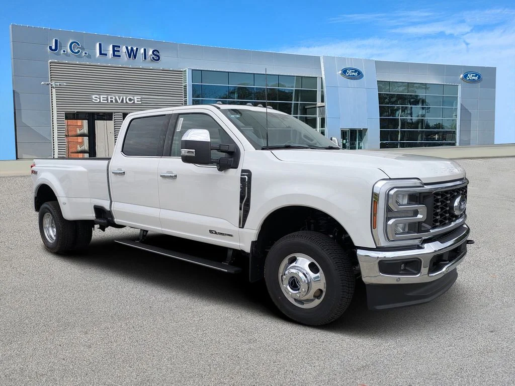2026 Ford F-350 Lariat 4x4 Crew Cab 8' Box DRW's photo