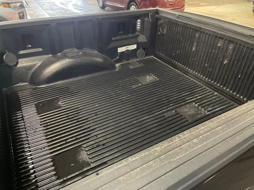 Used 2018 Red Ford XLT image 27