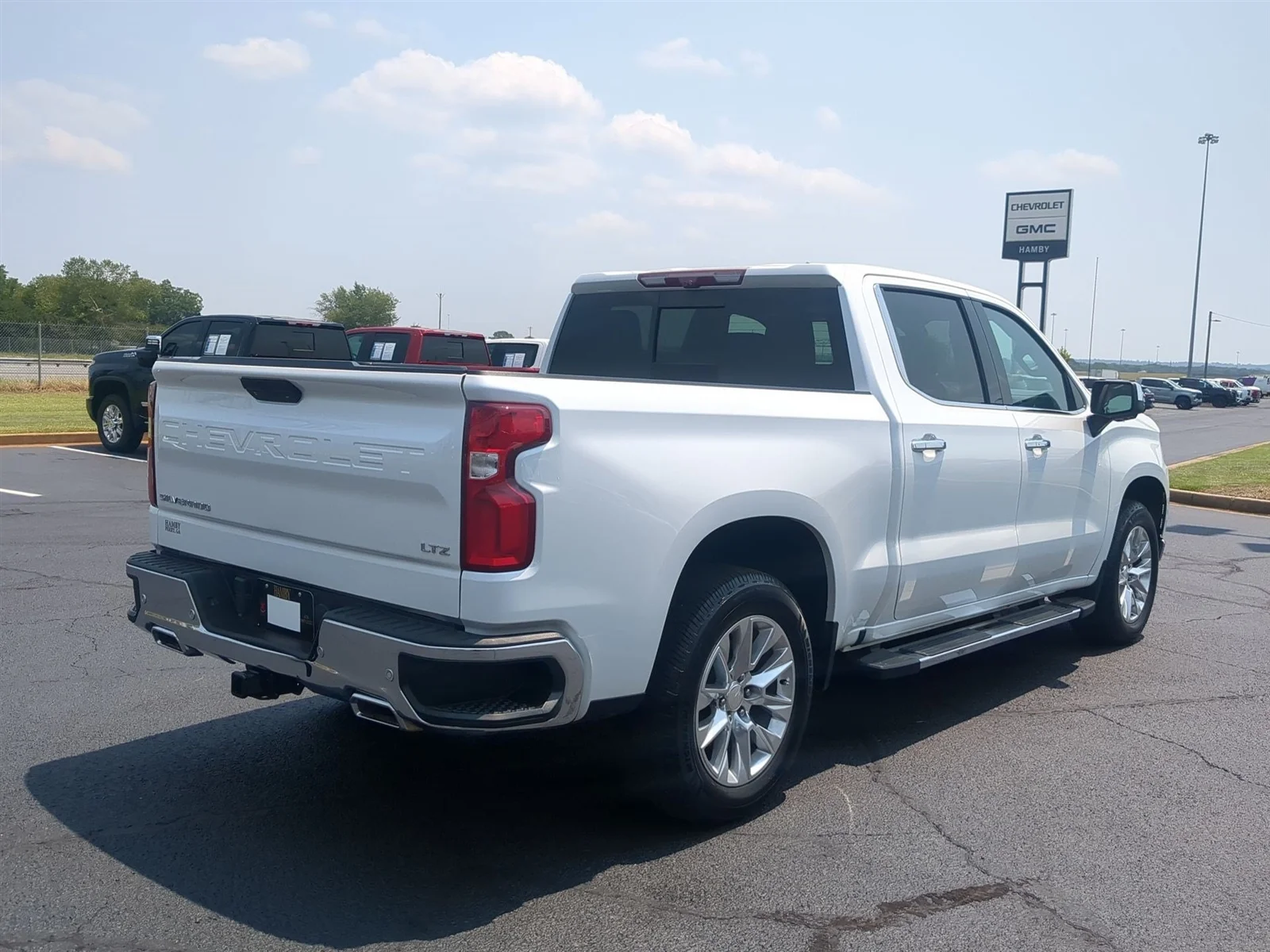 Used 2022 Iridescent Pearl Tricoat Chevrolet LTZ image 8