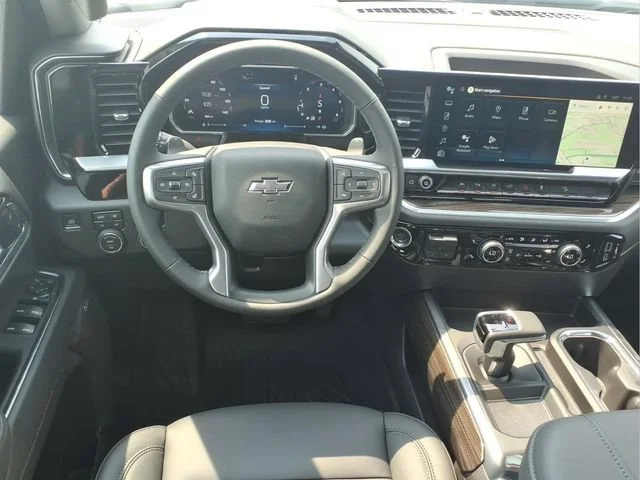 New 2026 Summit White Chevrolet LT Trail Boss image 4