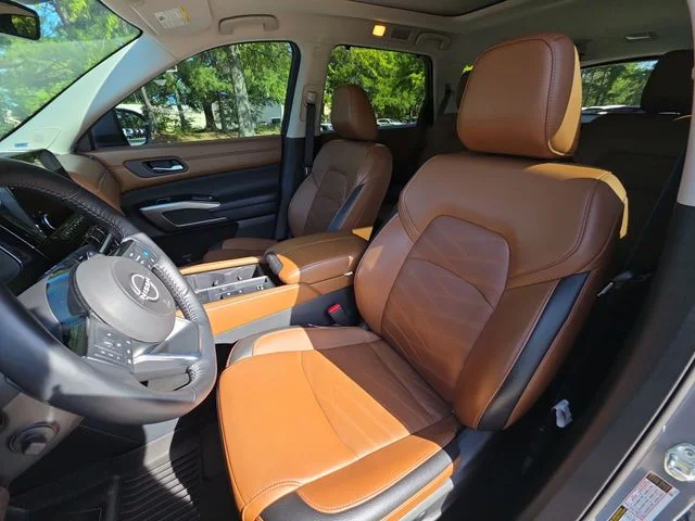 Used 2024 Gray Nissan Platinum image 11