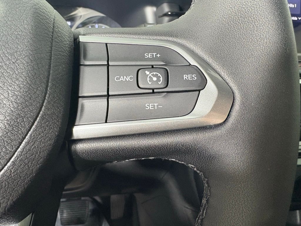 New 2026 Hydro Blue Pearlcoat Jeep Latitude image 21