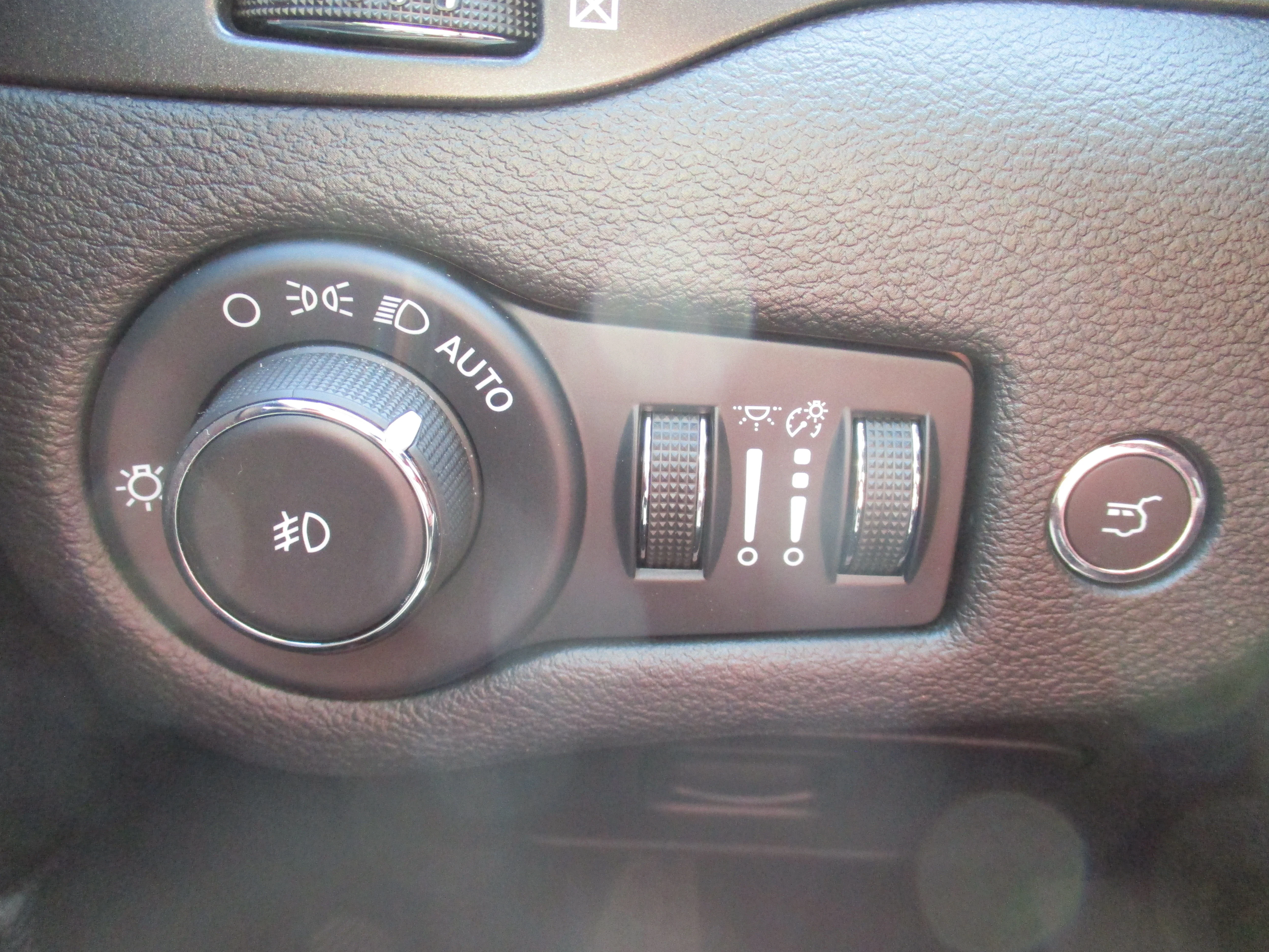 Used 2022 Hydro Blue Pearlcoat Jeep Trailhawk image 26