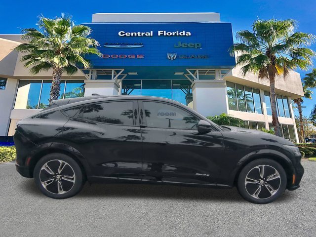 Used 2023 Black Ford Premium image 4