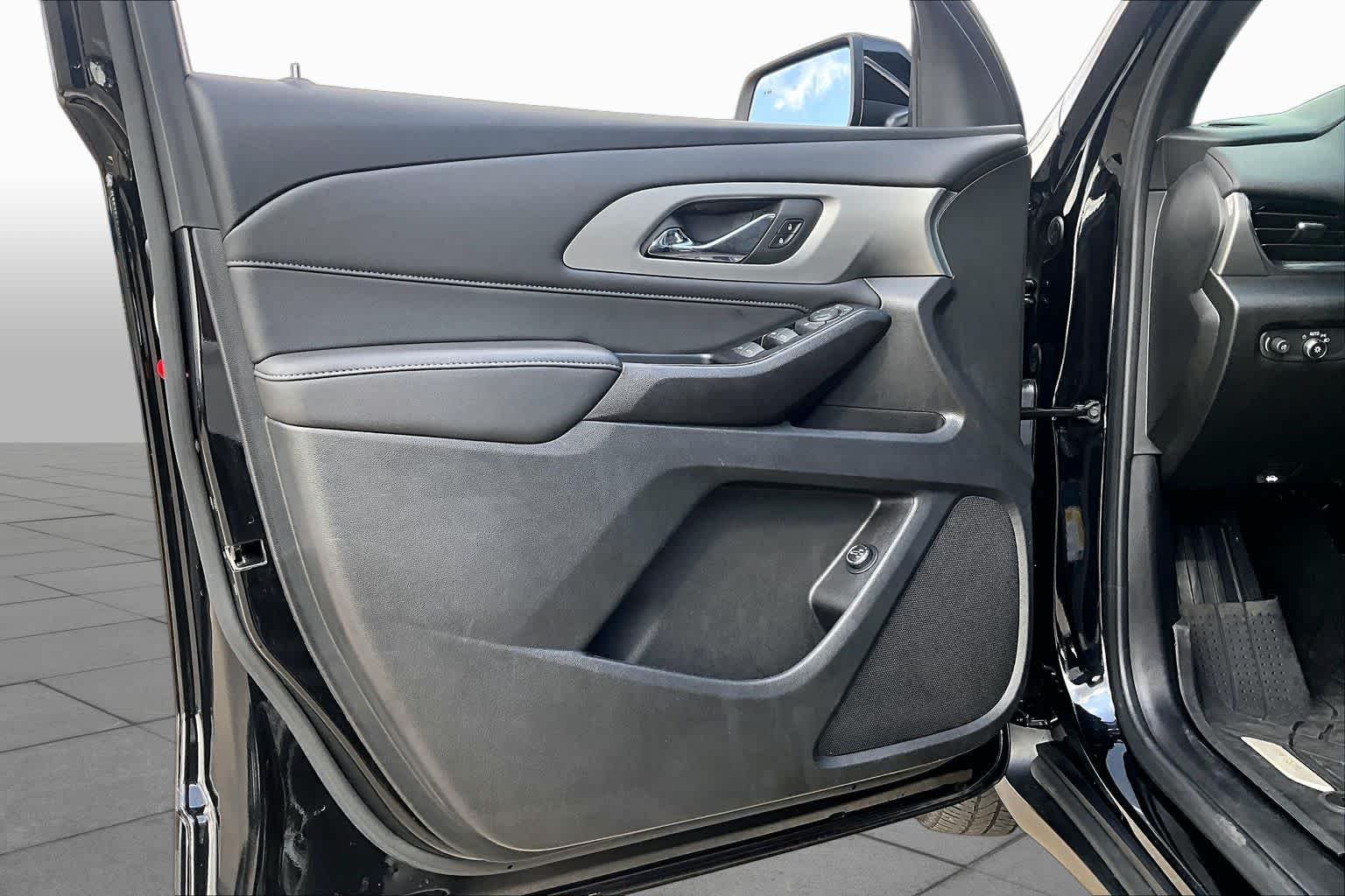 Used 2023 Mosaic Black Metallic Chevrolet LT Cloth image 22