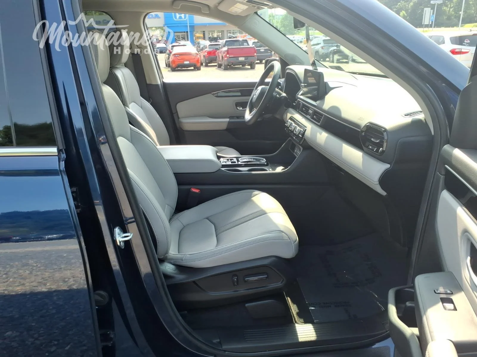 Used 2025 Obsidian Blue Pearl Honda Touring image 19