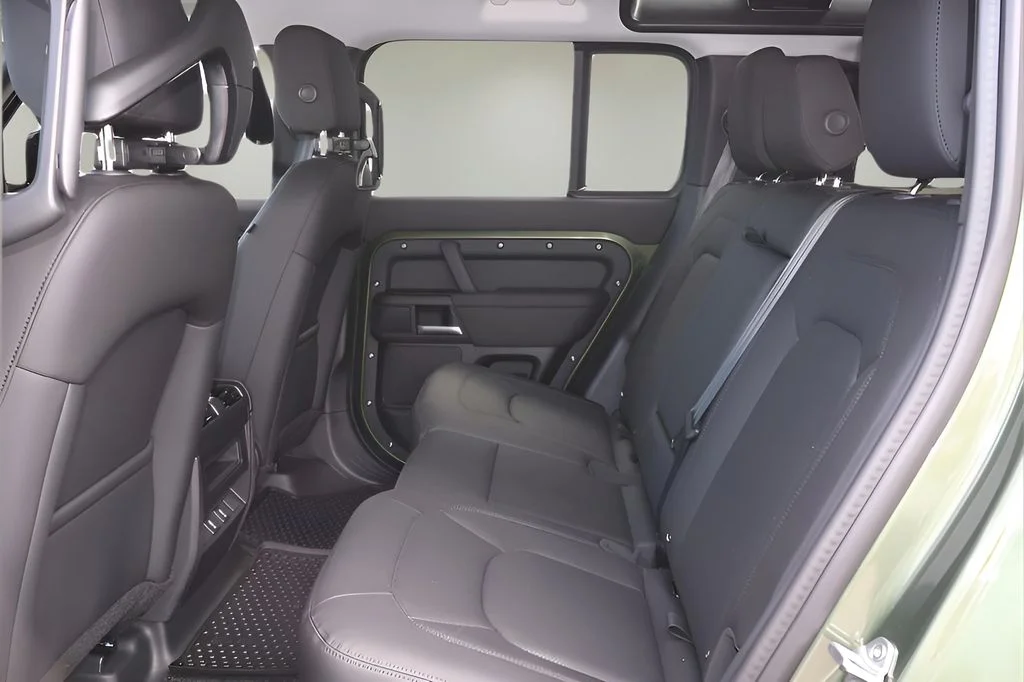 Certified Used 2026 Green Land Rover S image 12