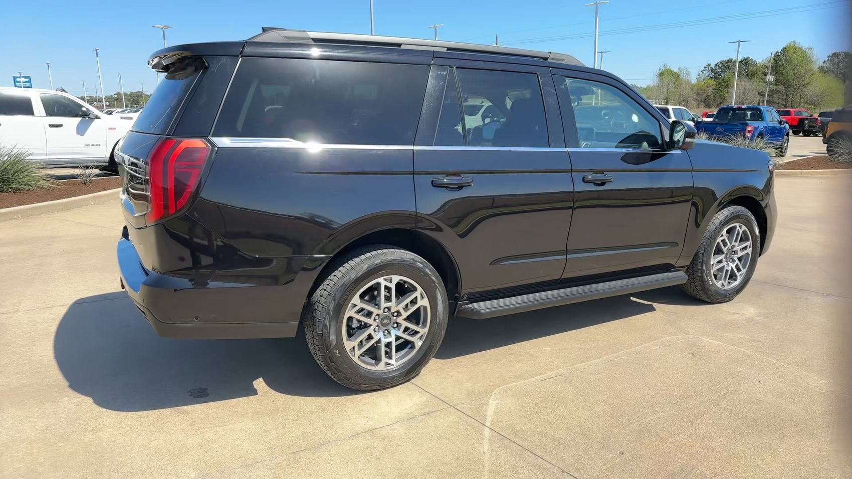 Used 2025 Black Metallic Ford Active image 8