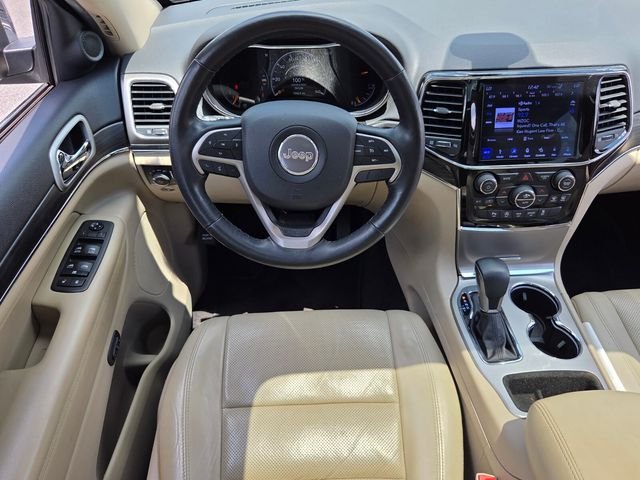 Used 2019 Gray Jeep Limited image 13
