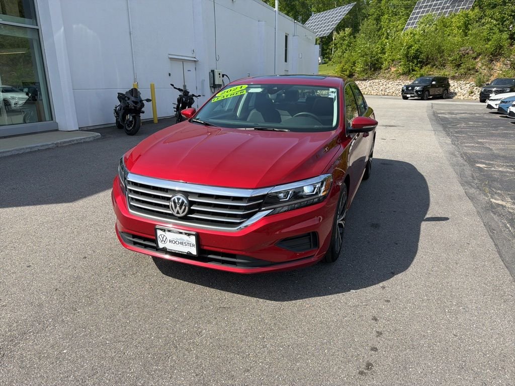 2021 Volkswagen Passat 2.0T SE Auto's photo