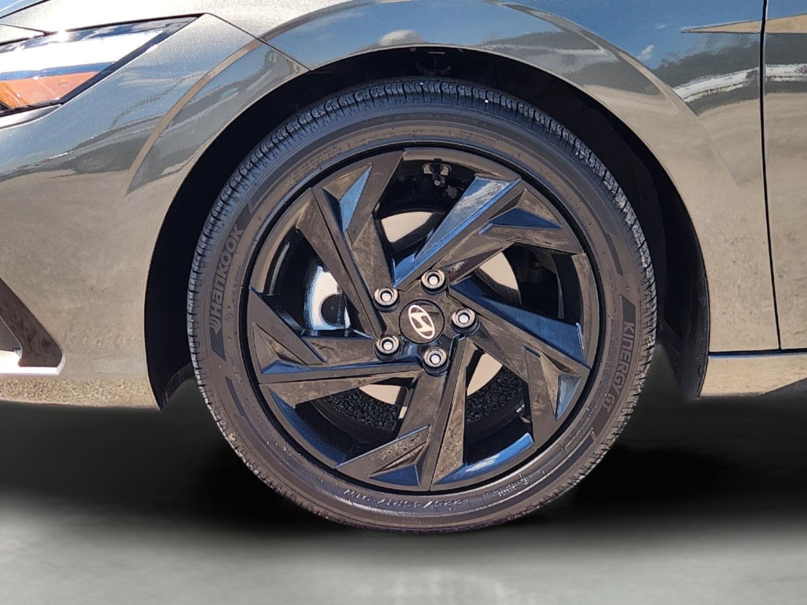 2026 Hyundai Elantra SEL - Photo 10