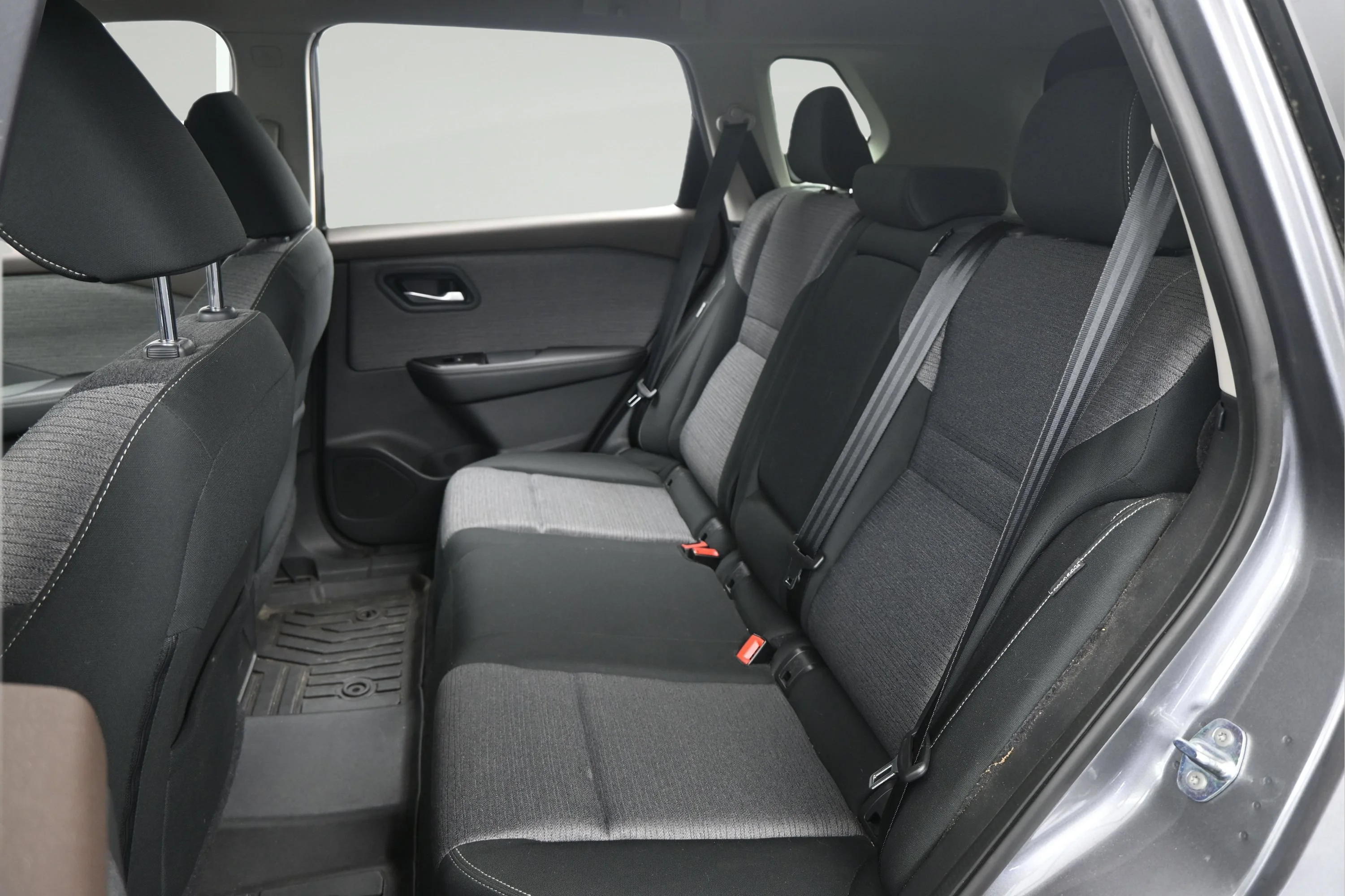 Certified Used 2022 Gun Metallic Nissan SV image 11