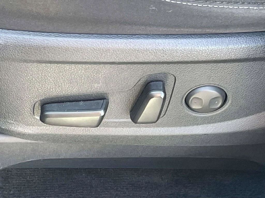 Certified Used 2020 Silver Hyundai SEL image 14