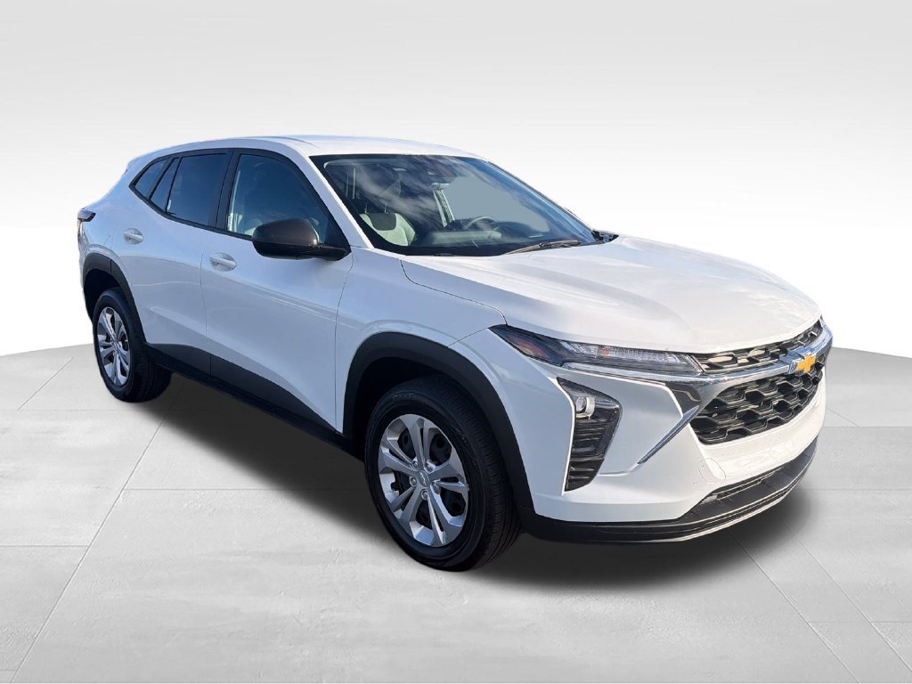 Used 2025 White Chevrolet LS image 7