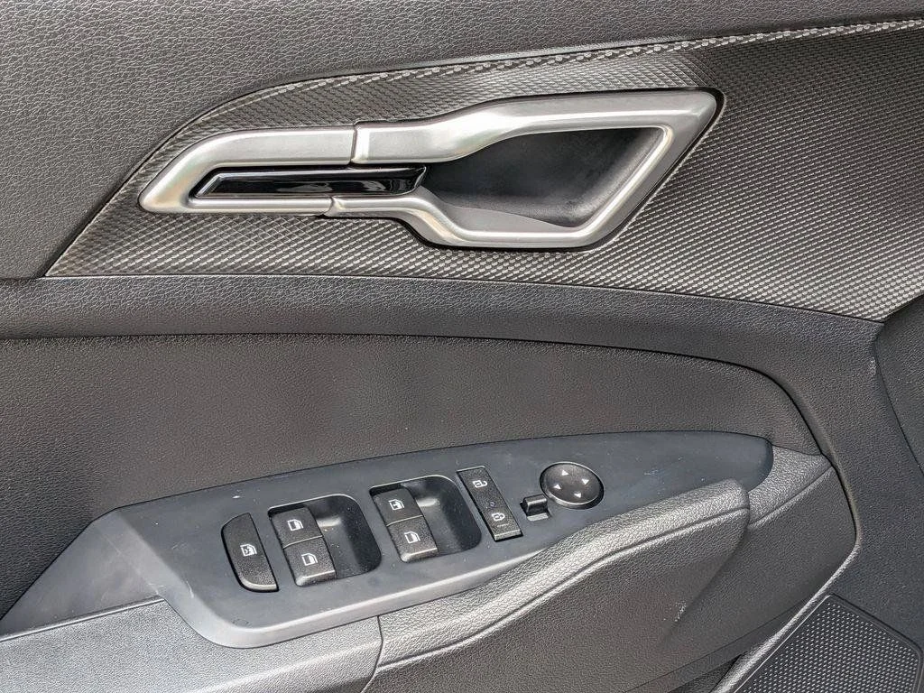 Used 2023 Black Kia LX image 11