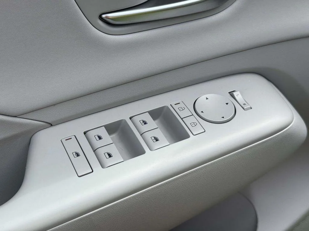 Used 2024 Neoteric Yellow Hyundai Limited image 16