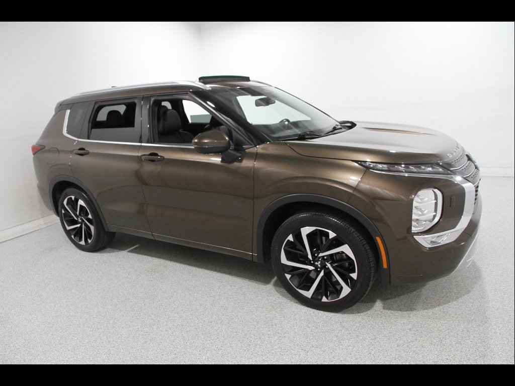2022 Mitsubishi Outlander SEL S-AWC's photo